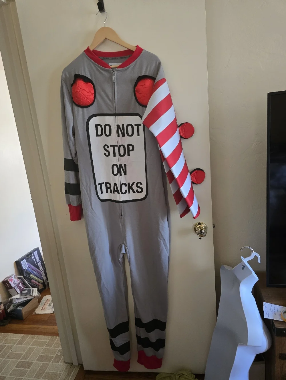 Tipsy Elves Men's Grey Railroad Crossing Halloween Costume - No Headpiece Sz L - Picture 8 of 10